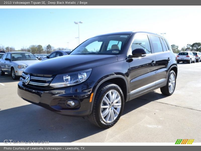 Deep Black Metallic / Beige 2013 Volkswagen Tiguan SE