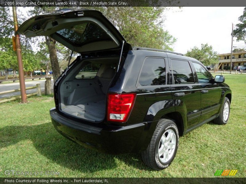 Black / Medium Slate Gray 2006 Jeep Grand Cherokee Laredo 4x4