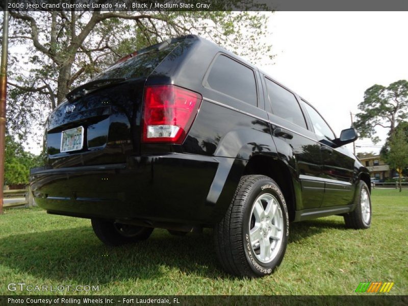 Black / Medium Slate Gray 2006 Jeep Grand Cherokee Laredo 4x4