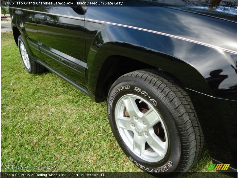 Black / Medium Slate Gray 2006 Jeep Grand Cherokee Laredo 4x4