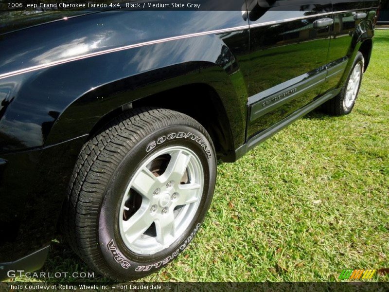 Black / Medium Slate Gray 2006 Jeep Grand Cherokee Laredo 4x4