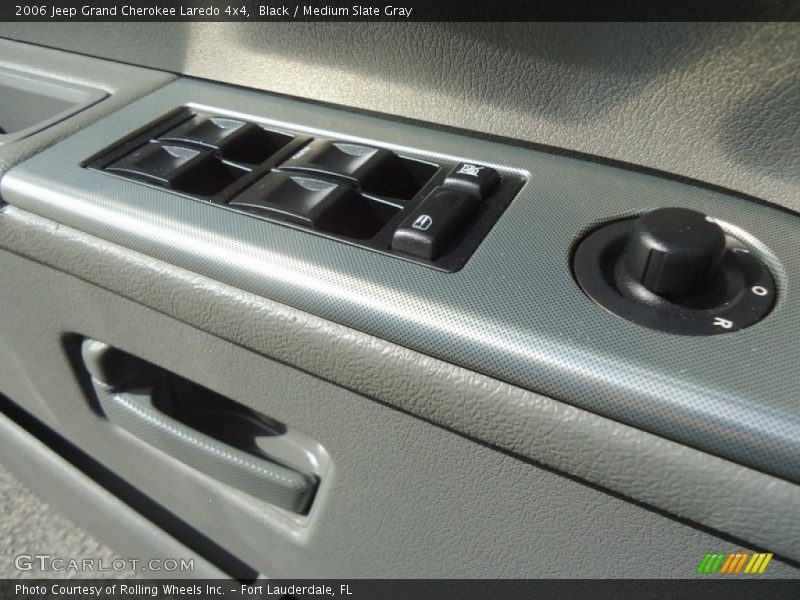 Black / Medium Slate Gray 2006 Jeep Grand Cherokee Laredo 4x4