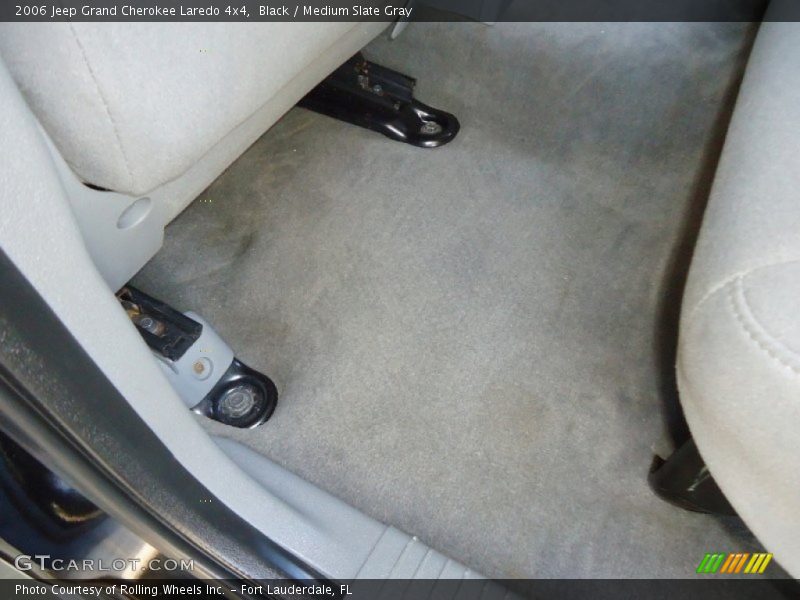 Black / Medium Slate Gray 2006 Jeep Grand Cherokee Laredo 4x4