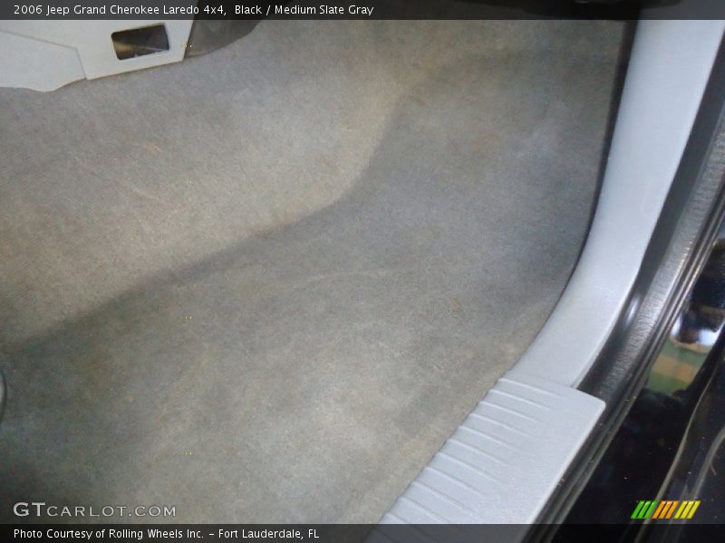 Black / Medium Slate Gray 2006 Jeep Grand Cherokee Laredo 4x4