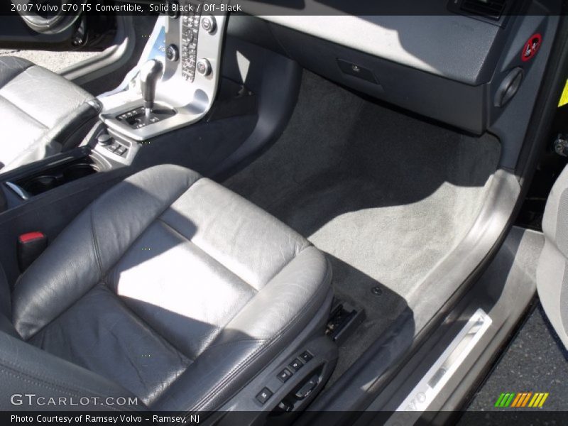 Solid Black / Off-Black 2007 Volvo C70 T5 Convertible