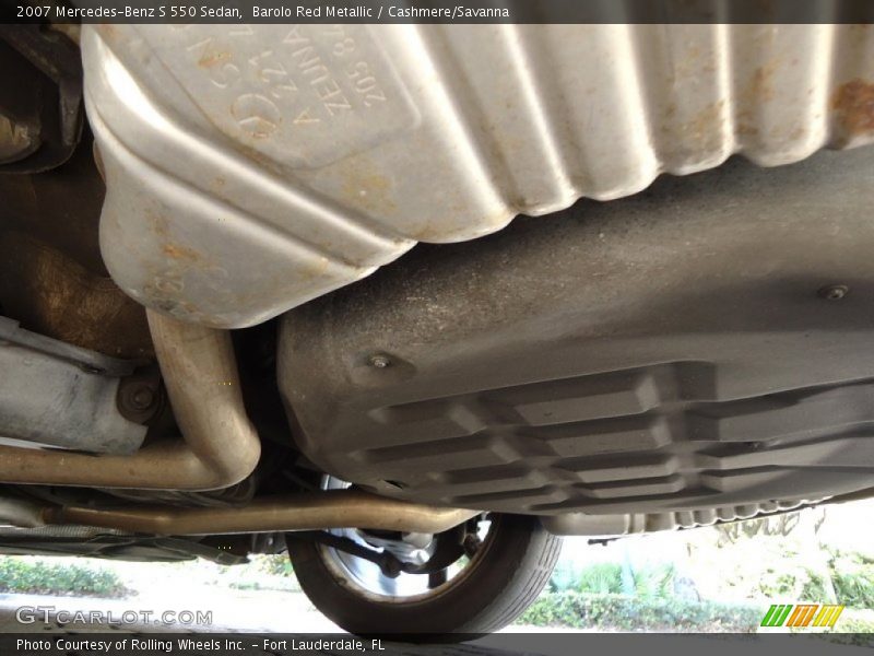 Undercarriage of 2007 S 550 Sedan