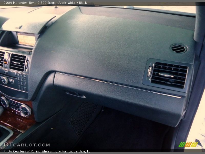 Arctic White / Black 2009 Mercedes-Benz C 300 Sport