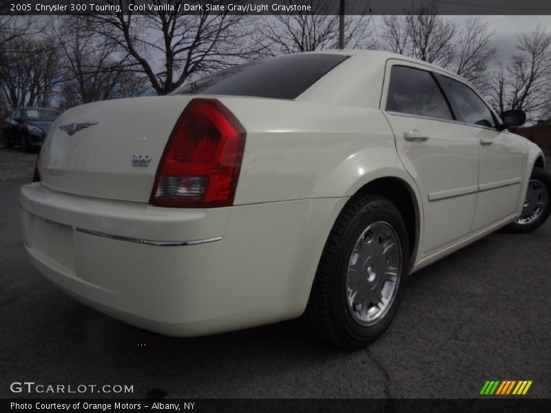Cool Vanilla / Dark Slate Gray/Light Graystone 2005 Chrysler 300 Touring