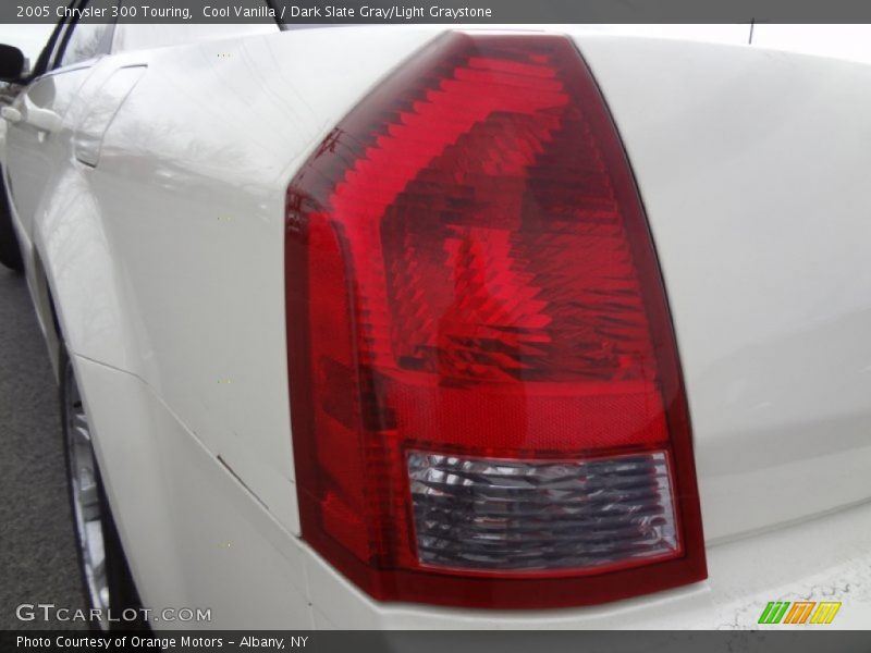 Cool Vanilla / Dark Slate Gray/Light Graystone 2005 Chrysler 300 Touring