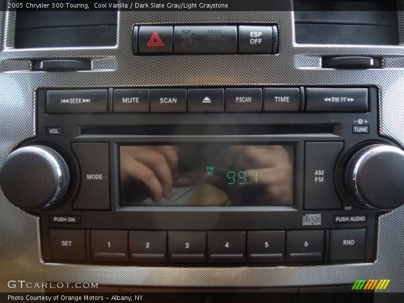 Cool Vanilla / Dark Slate Gray/Light Graystone 2005 Chrysler 300 Touring