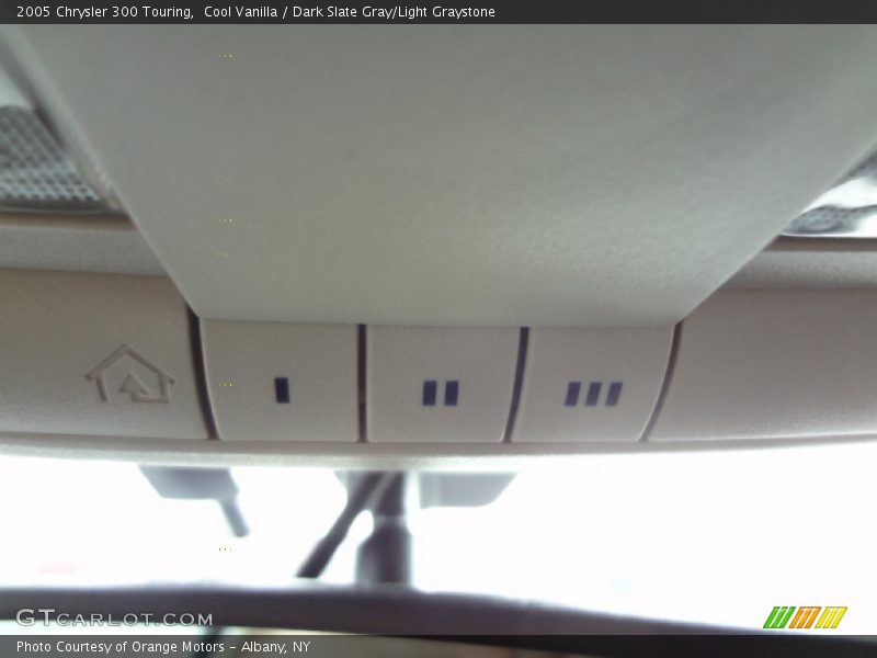 Cool Vanilla / Dark Slate Gray/Light Graystone 2005 Chrysler 300 Touring