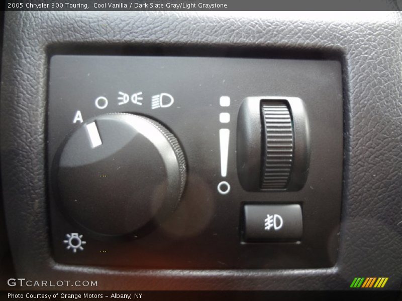 Cool Vanilla / Dark Slate Gray/Light Graystone 2005 Chrysler 300 Touring