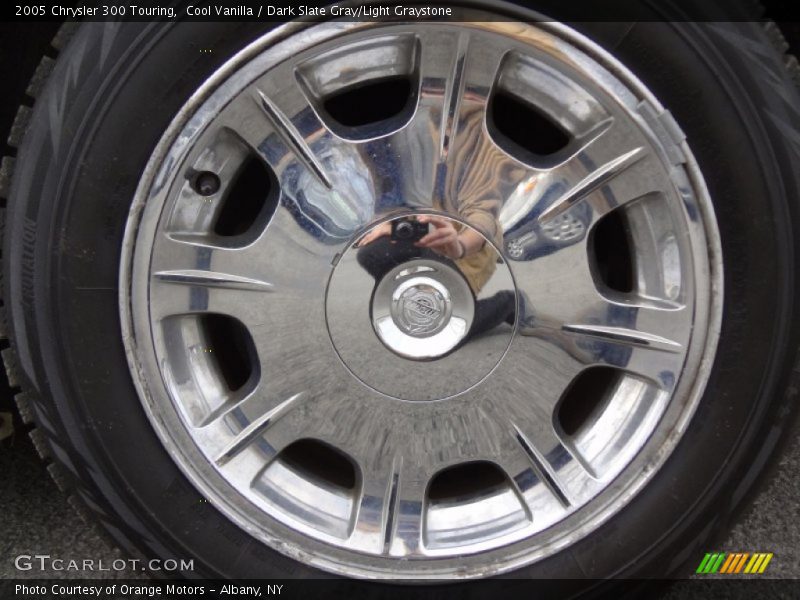 Cool Vanilla / Dark Slate Gray/Light Graystone 2005 Chrysler 300 Touring