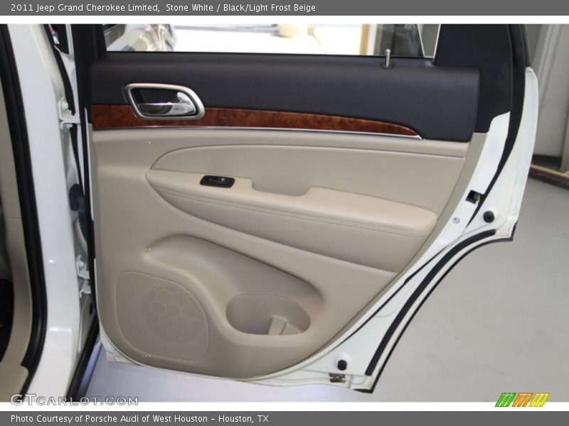 Door Panel of 2011 Grand Cherokee Limited