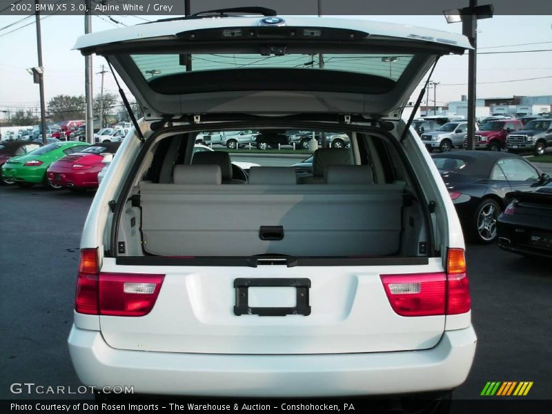 Alpine White / Grey 2002 BMW X5 3.0i