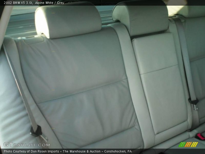 Alpine White / Grey 2002 BMW X5 3.0i