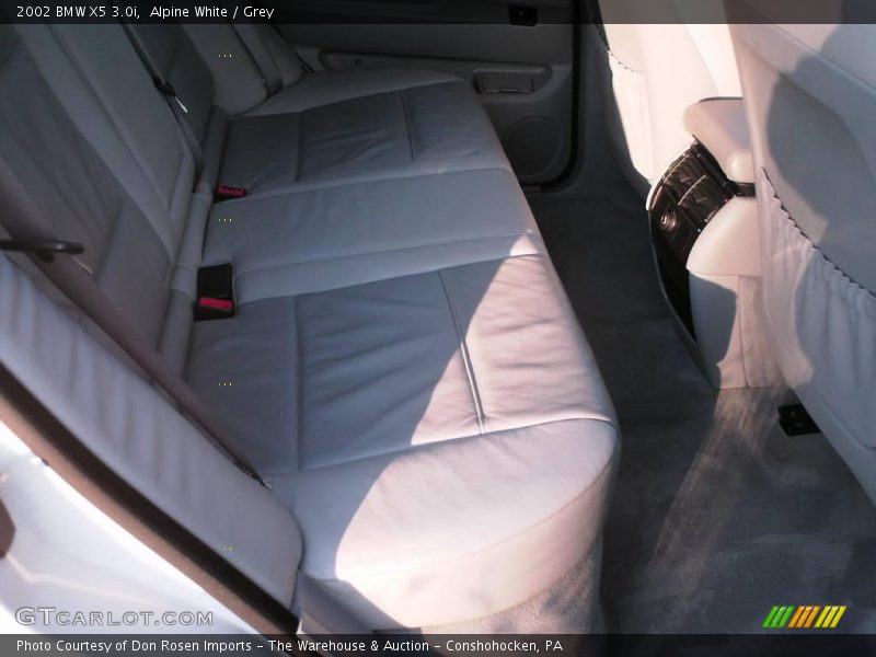 Alpine White / Grey 2002 BMW X5 3.0i
