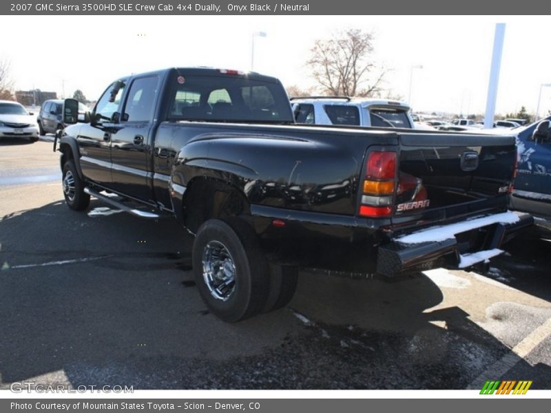 Onyx Black / Neutral 2007 GMC Sierra 3500HD SLE Crew Cab 4x4 Dually