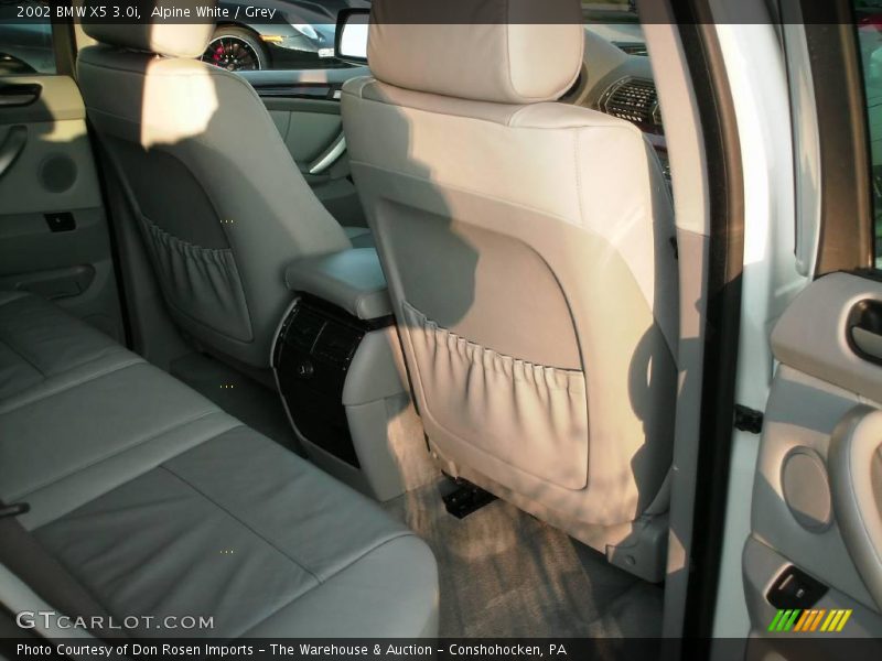 Alpine White / Grey 2002 BMW X5 3.0i