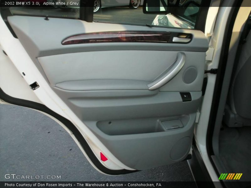 Alpine White / Grey 2002 BMW X5 3.0i