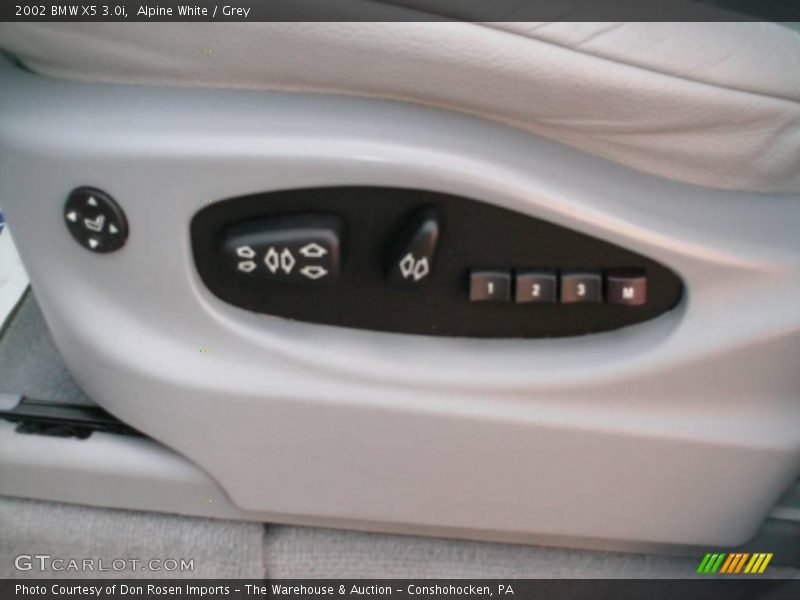 Alpine White / Grey 2002 BMW X5 3.0i