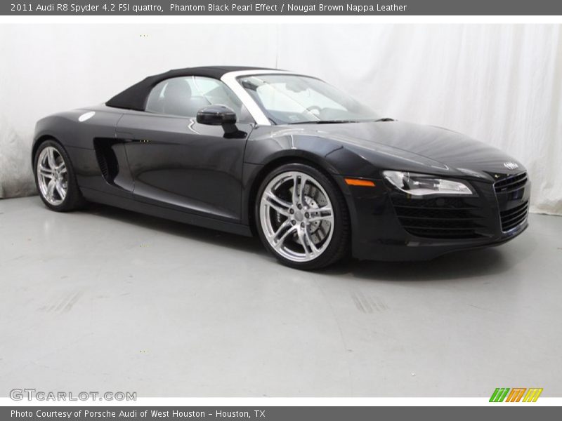 Front 3/4 View of 2011 R8 Spyder 4.2 FSI quattro