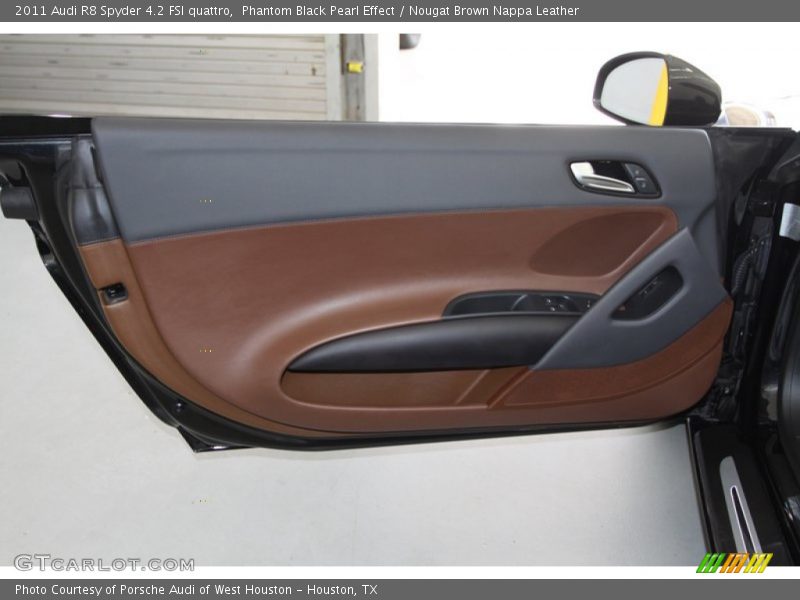 Door Panel of 2011 R8 Spyder 4.2 FSI quattro