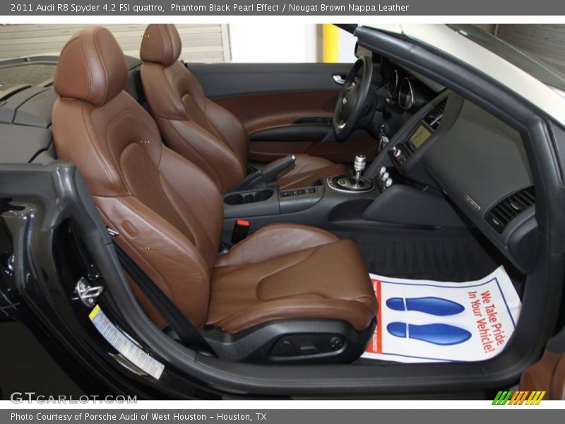 Front Seat of 2011 R8 Spyder 4.2 FSI quattro