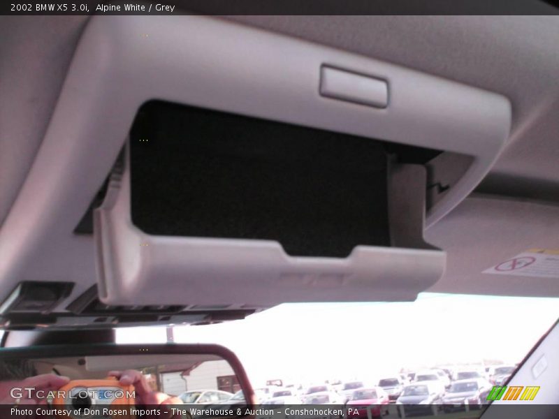 Alpine White / Grey 2002 BMW X5 3.0i