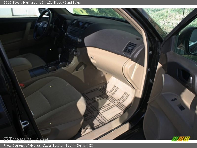 Black / Sand Beige 2010 Toyota Highlander V6 4WD