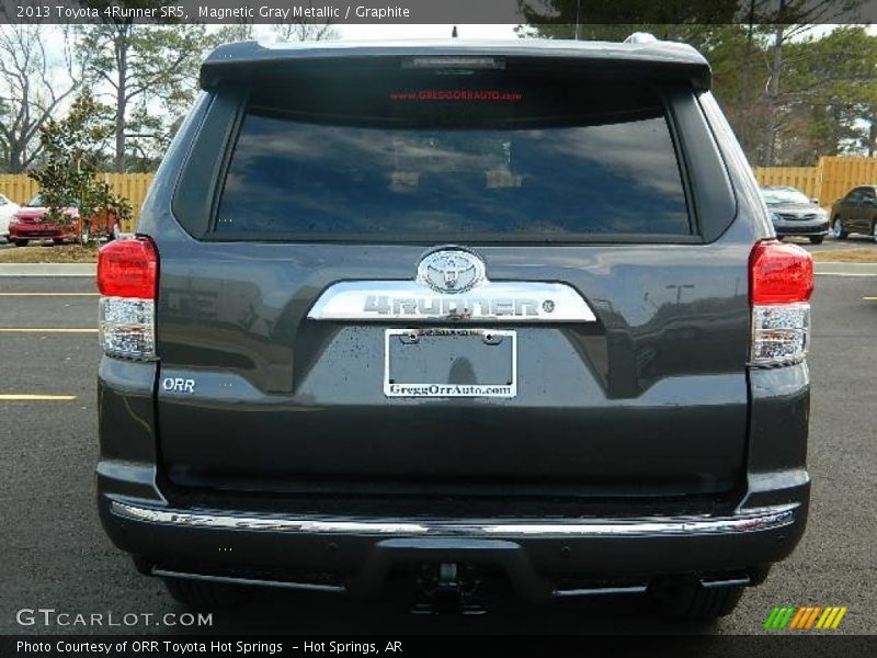 Magnetic Gray Metallic / Graphite 2013 Toyota 4Runner SR5