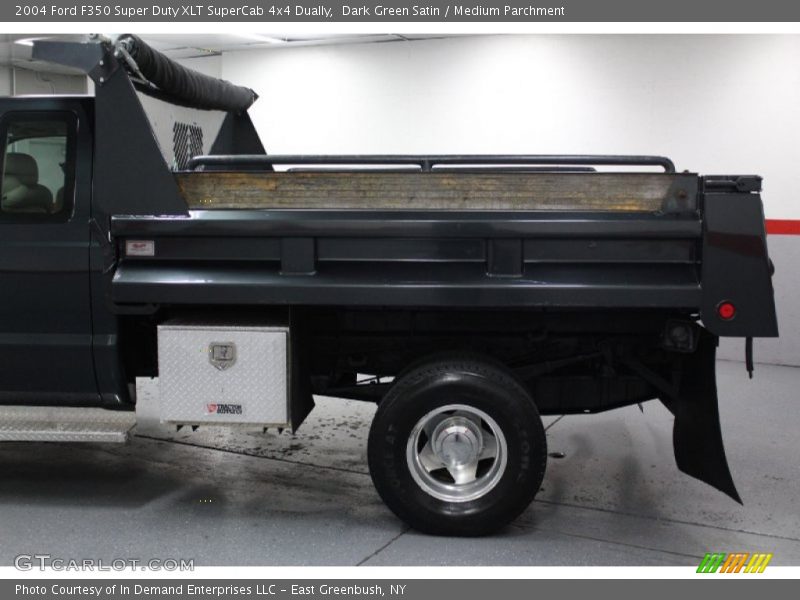 Dark Green Satin / Medium Parchment 2004 Ford F350 Super Duty XLT SuperCab 4x4 Dually