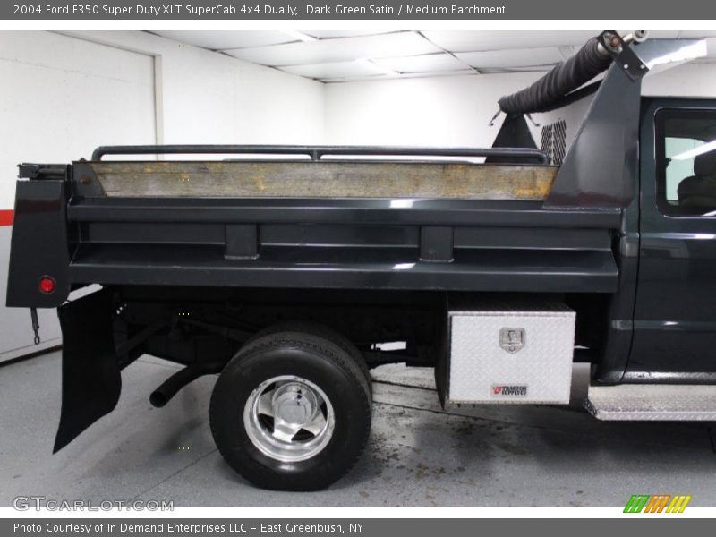 Dark Green Satin / Medium Parchment 2004 Ford F350 Super Duty XLT SuperCab 4x4 Dually