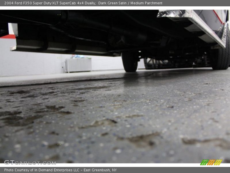 Dark Green Satin / Medium Parchment 2004 Ford F350 Super Duty XLT SuperCab 4x4 Dually