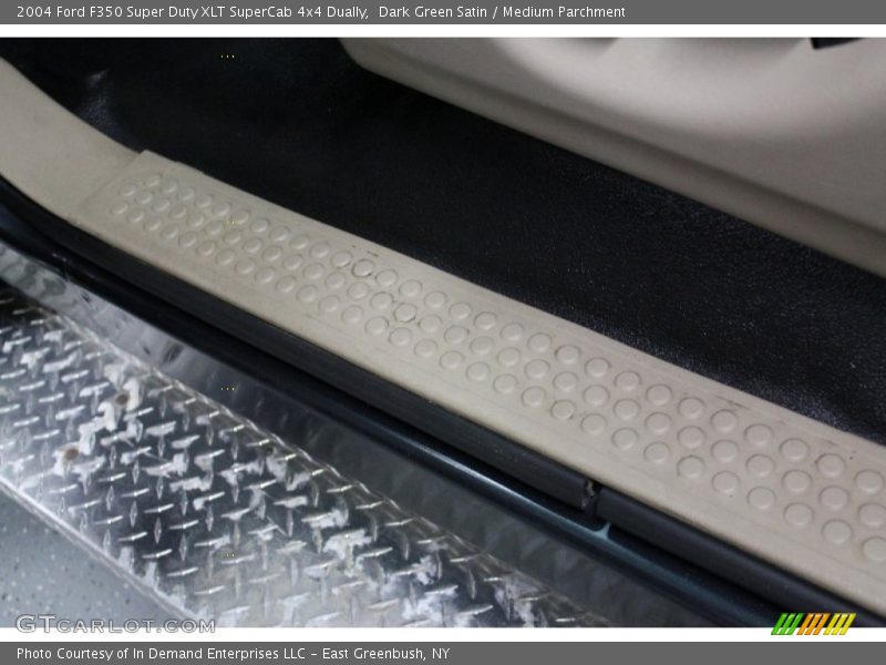 Dark Green Satin / Medium Parchment 2004 Ford F350 Super Duty XLT SuperCab 4x4 Dually