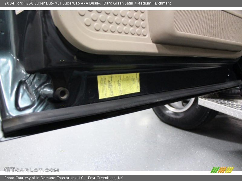 Dark Green Satin / Medium Parchment 2004 Ford F350 Super Duty XLT SuperCab 4x4 Dually