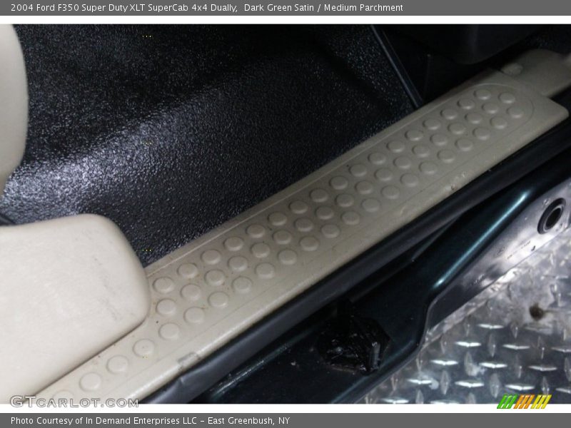 Dark Green Satin / Medium Parchment 2004 Ford F350 Super Duty XLT SuperCab 4x4 Dually