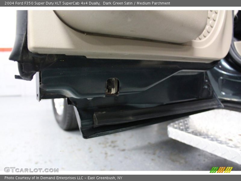 Dark Green Satin / Medium Parchment 2004 Ford F350 Super Duty XLT SuperCab 4x4 Dually