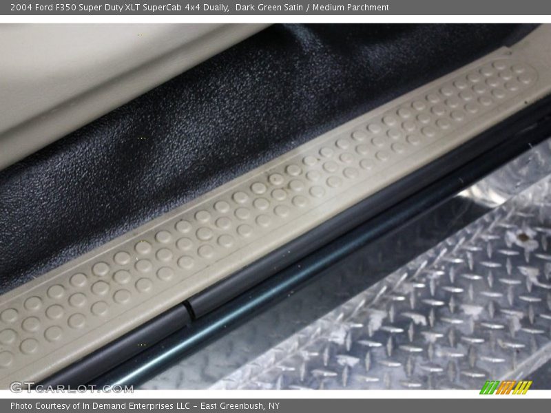 Dark Green Satin / Medium Parchment 2004 Ford F350 Super Duty XLT SuperCab 4x4 Dually