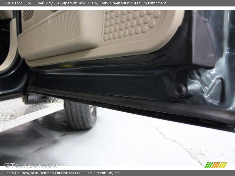 Dark Green Satin / Medium Parchment 2004 Ford F350 Super Duty XLT SuperCab 4x4 Dually
