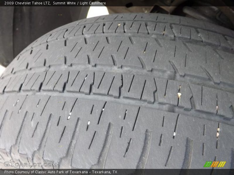 Summit White / Light Cashmere 2009 Chevrolet Tahoe LTZ
