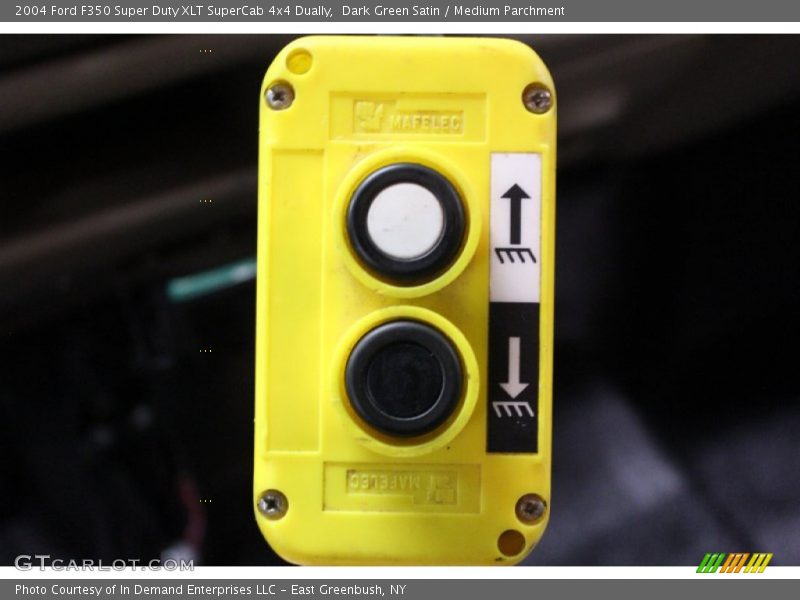 Dark Green Satin / Medium Parchment 2004 Ford F350 Super Duty XLT SuperCab 4x4 Dually