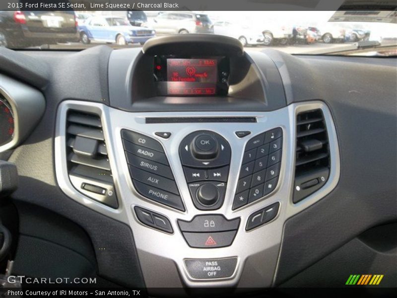 Lime Squeeze / Charcoal Black 2013 Ford Fiesta SE Sedan