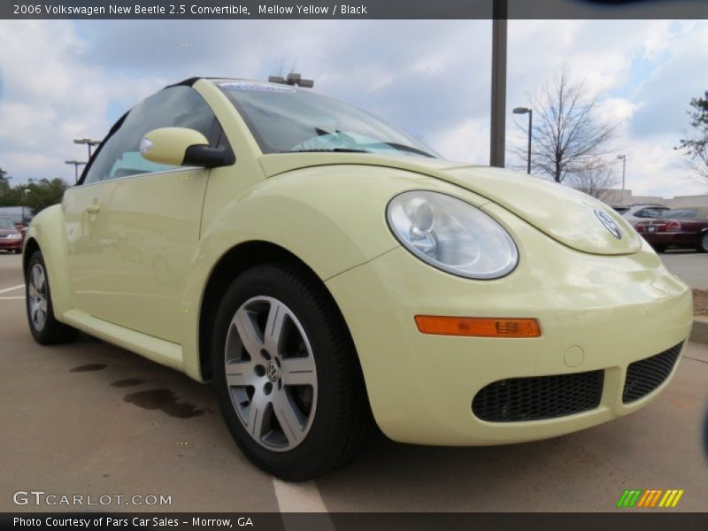 Mellow Yellow / Black 2006 Volkswagen New Beetle 2.5 Convertible