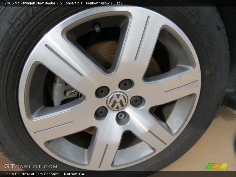 Mellow Yellow / Black 2006 Volkswagen New Beetle 2.5 Convertible