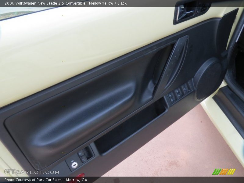 Mellow Yellow / Black 2006 Volkswagen New Beetle 2.5 Convertible