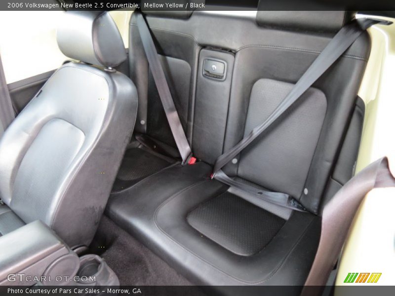 Mellow Yellow / Black 2006 Volkswagen New Beetle 2.5 Convertible