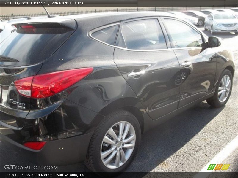 Ash Black / Taupe 2013 Hyundai Tucson GL