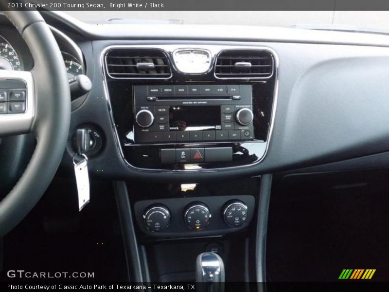 Bright White / Black 2013 Chrysler 200 Touring Sedan