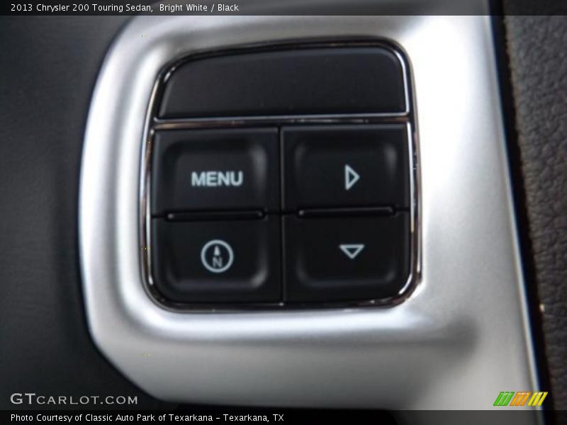 Bright White / Black 2013 Chrysler 200 Touring Sedan